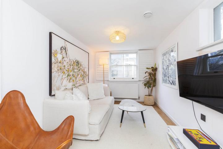 Modern Apartment Woodchurch Road, South Hampstead